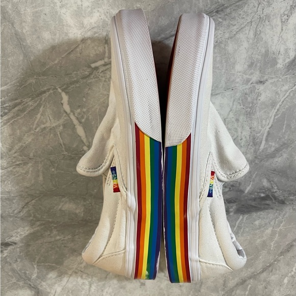 Slip on pride vans - Picture 6 of 9